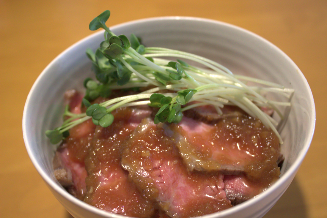 ローストビーフ丼